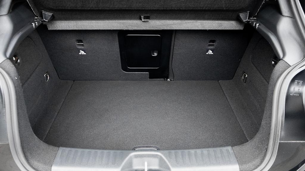 2013 Mercedes-benz A 180 Sport AMG styling/ Half Leather image 324219