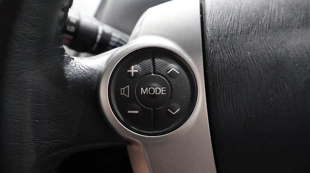 2012 Toyota Prius ALPHA HYBRID 7 Seater image 324130