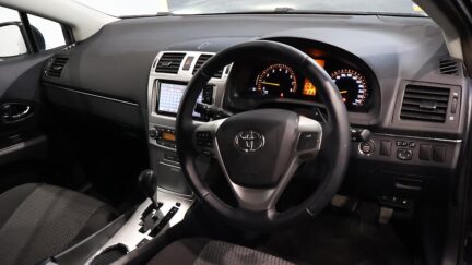 2014 Toyota Avensis Wagon image 325200