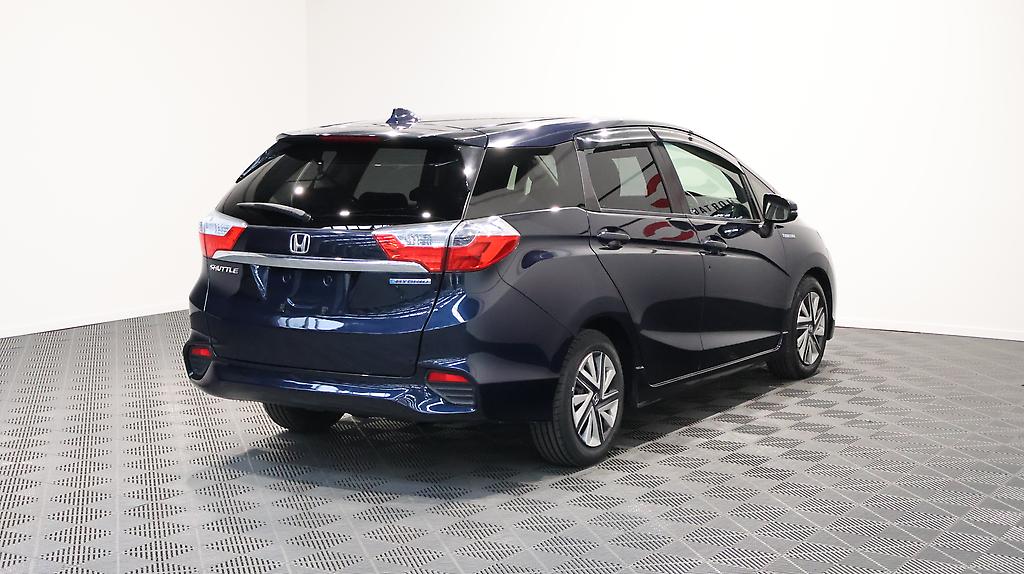 2015 Honda Shuttle Hybrid X image 323753