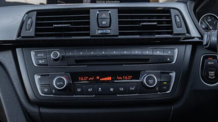 2013 Bmw 320i 320i M Sports , Parking sensors image 321239