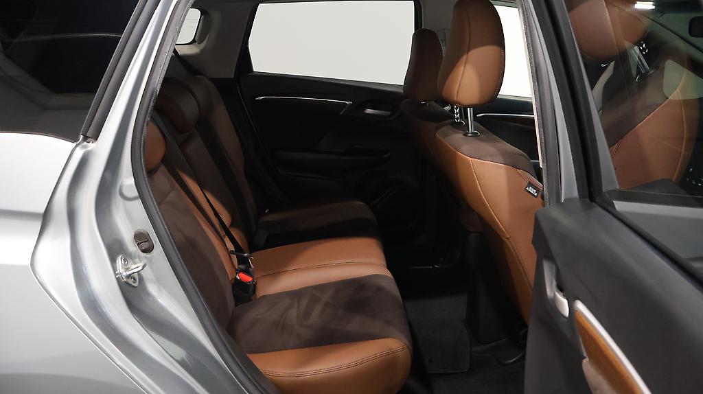 2016 Honda Shuttle Hybrid Z Style Edition image 324032