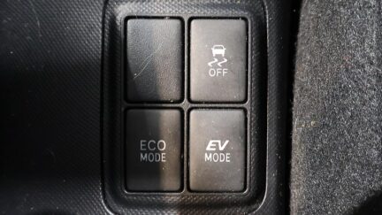 2015 Toyota Aqua Push Button Start – Facelift image 324107