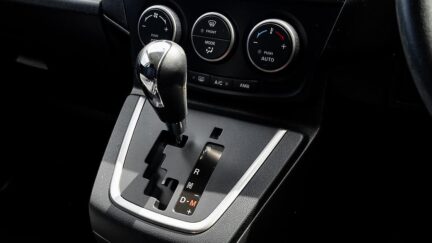 2012 Nissan Lafesta Highway Star-G – 6 Seater – Power Sliding Door image 330178