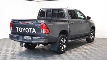 2019 Toyota Hilux SR TD DC 2.8D/6MT image 330534