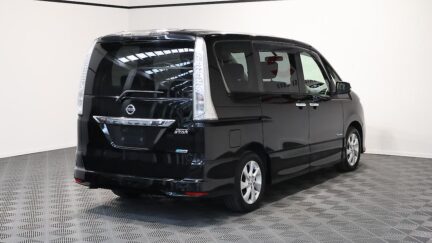 2013 Nissan Serena Hybrid Highway Star S image 329801