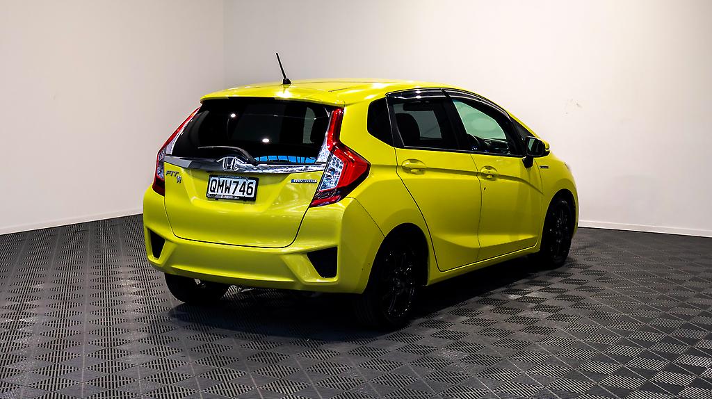 2013 Honda Fit Black Alloy Wheels image 330667