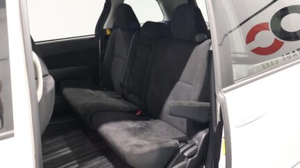 2012 Toyota Estima Hybrid image 327768