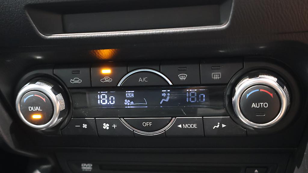 2014 Mazda Axela 15S – 6sp Manual image 327327