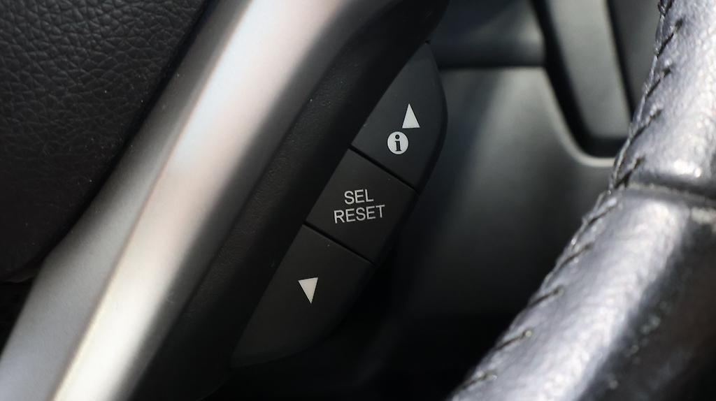 2015 Honda Fit Hybrid L-Package image 327738