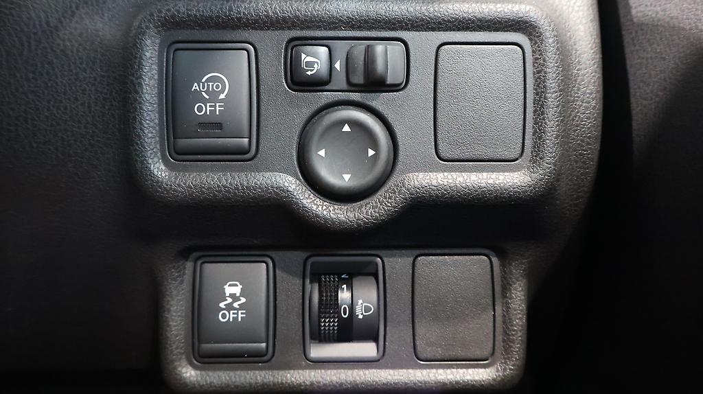 2015 Nissan Note X Model **Low KMS** image 329682