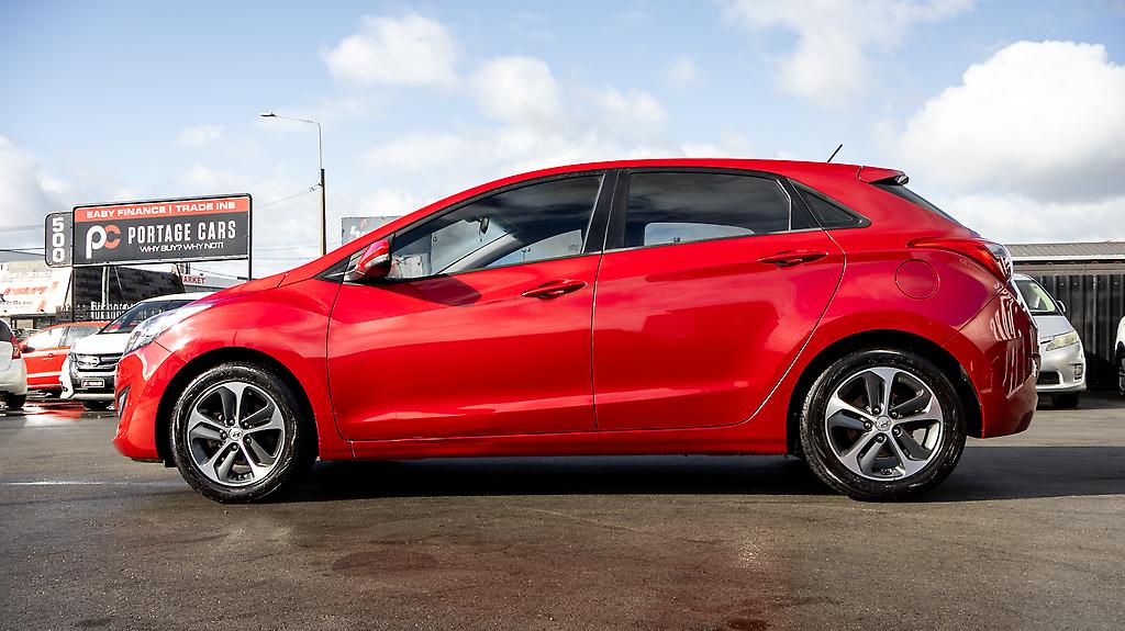 2015 Hyundai I30 Leather PKG 6sp MANUAL image 330211