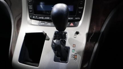 2013 Toyota Vellfire 2.4Z image 328581