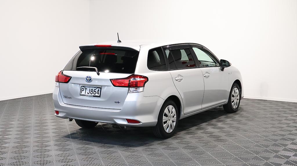 2015 Toyota Corolla FIELDER image 330106