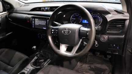 2019 Toyota Hilux SR TD DC 2.8D/6MT image 330543