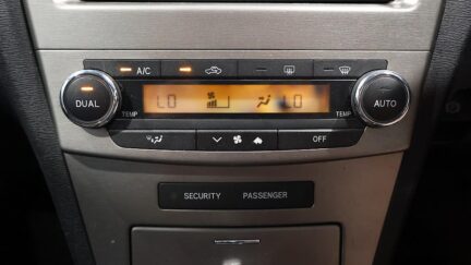 2012 Toyota Avensis Wagon Xi, Push Start, Paddle Shift image 328823