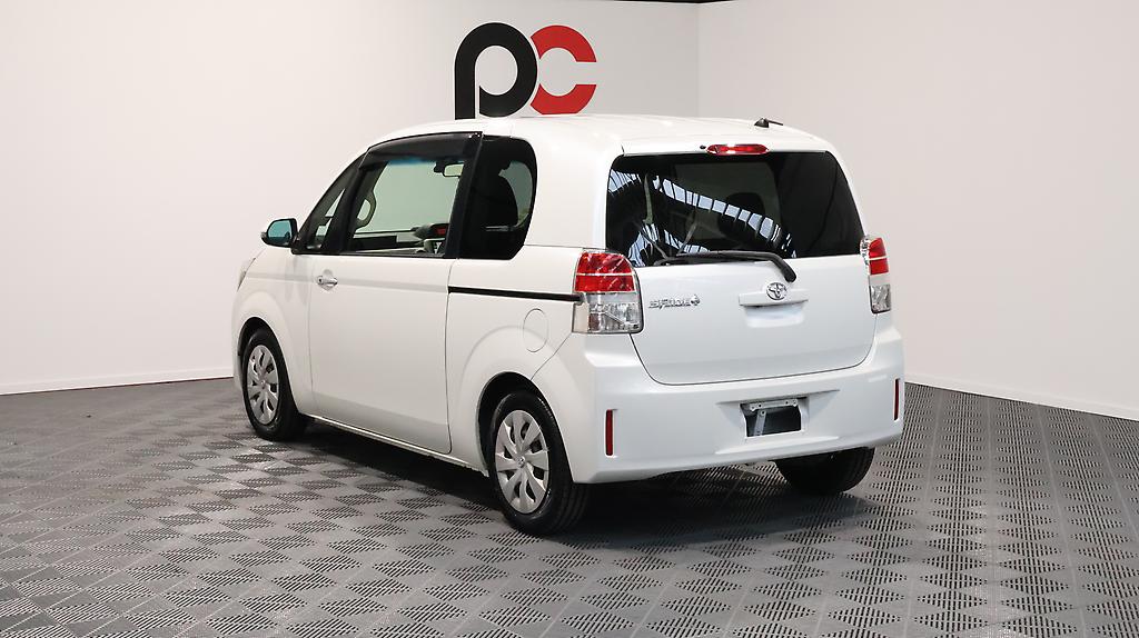 2015 Toyota Spade G Model image 328244