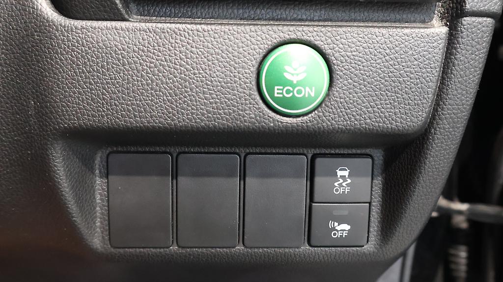 2015 Honda Fit Hybrid L-Package image 327735