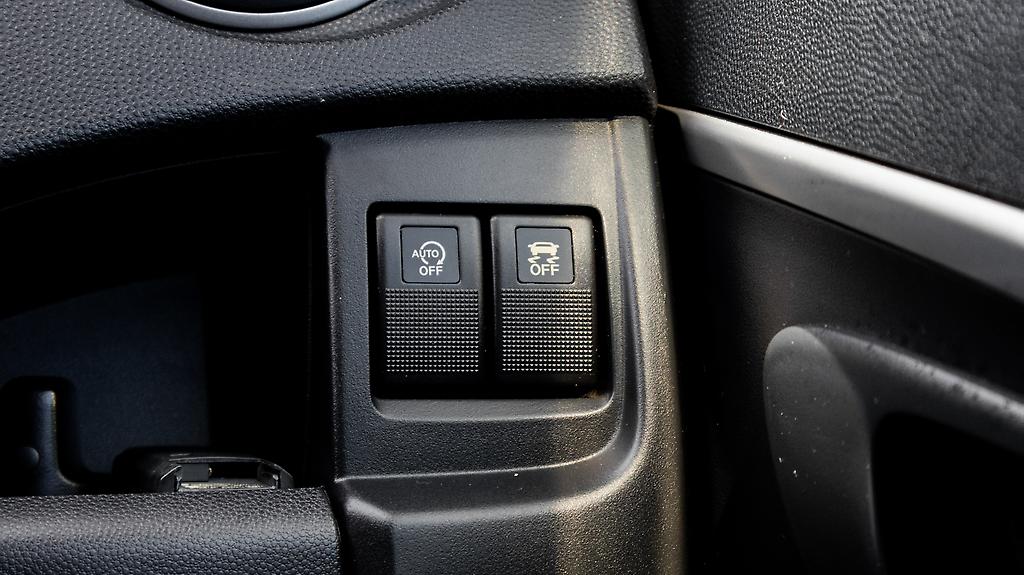 2012 Nissan Lafesta Highway Star-G – 6 Seater – Power Sliding Door image 330181