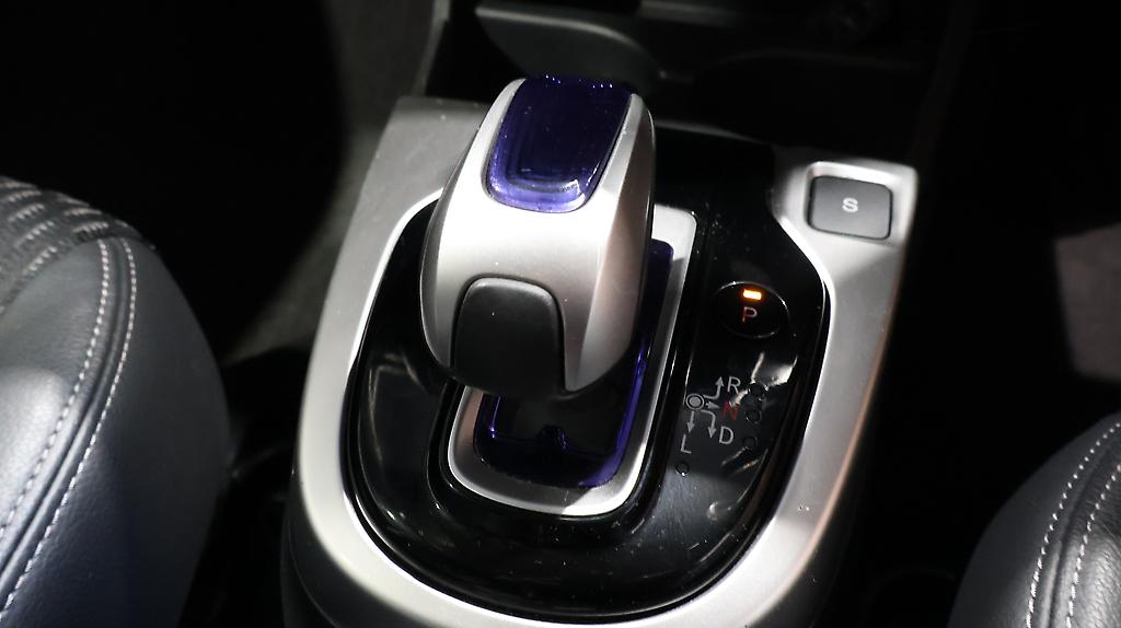 2015 Honda Fit Hybrid L-Package image 327797