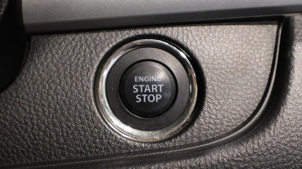 2014 Suzuki Swift XG image 330795