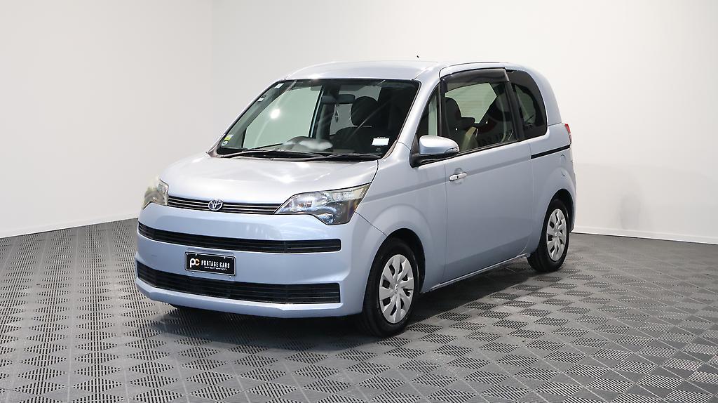 2013 Toyota Spade X – Power Sliding Door easy access image 328111