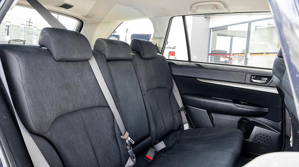 2012 Subaru Legacy 2.5i Eyesight Roof racks, Tow bar image 328744