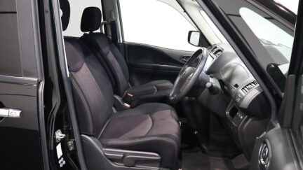 2013 Nissan Serena Hybrid Highway Star S image 329808