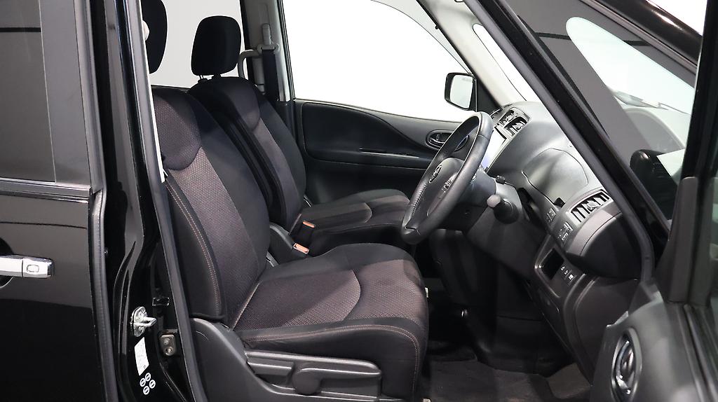 2013 Nissan Serena Hybrid Highway Star S image 329808