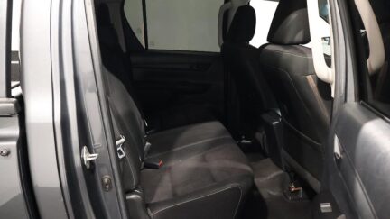 2019 Toyota Hilux SR TD DC 2.8D/6MT image 330539