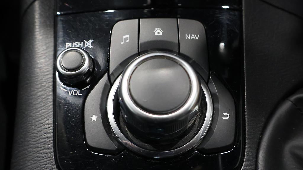 2014 Mazda Axela 15S – 6sp Manual image 327329