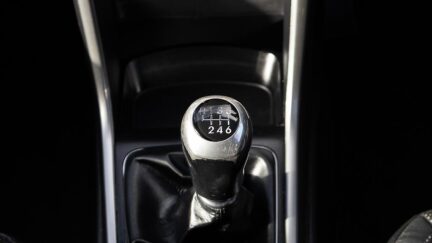 2015 Hyundai I30 Leather PKG 6sp MANUAL image 330225