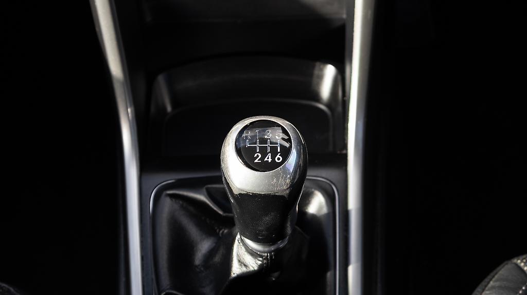 2015 Hyundai I30 Leather PKG 6sp MANUAL image 330225