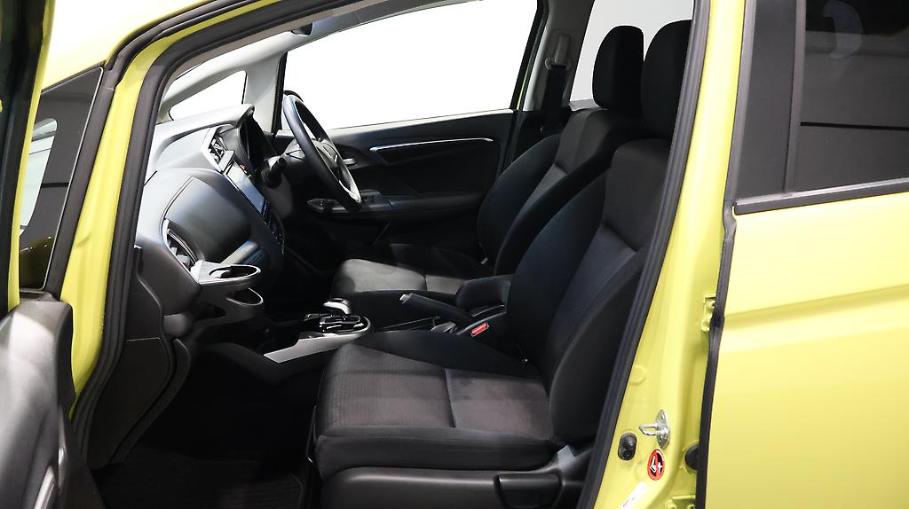 2013 Honda Fit Black Alloy Wheels image 330670