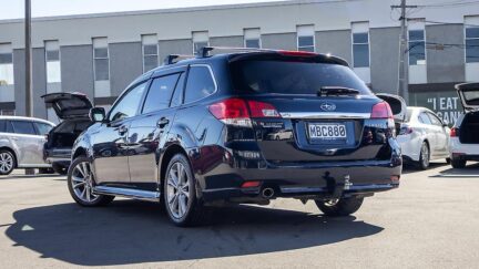2012 Subaru Legacy 2.5i Eyesight Roof racks, Tow bar image 328740