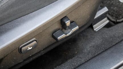 2012 Subaru Legacy 2.5i Eyesight Roof racks, Tow bar image 328752