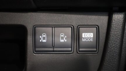 2013 Nissan Serena image 330505