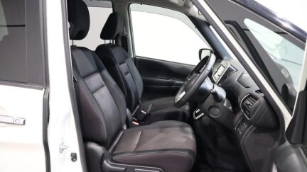 2017 Nissan Serena image 329191