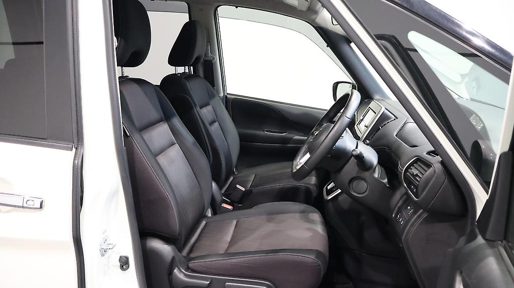 2017 Nissan Serena image 329191