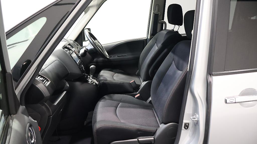 2013 Nissan Serena image 330494