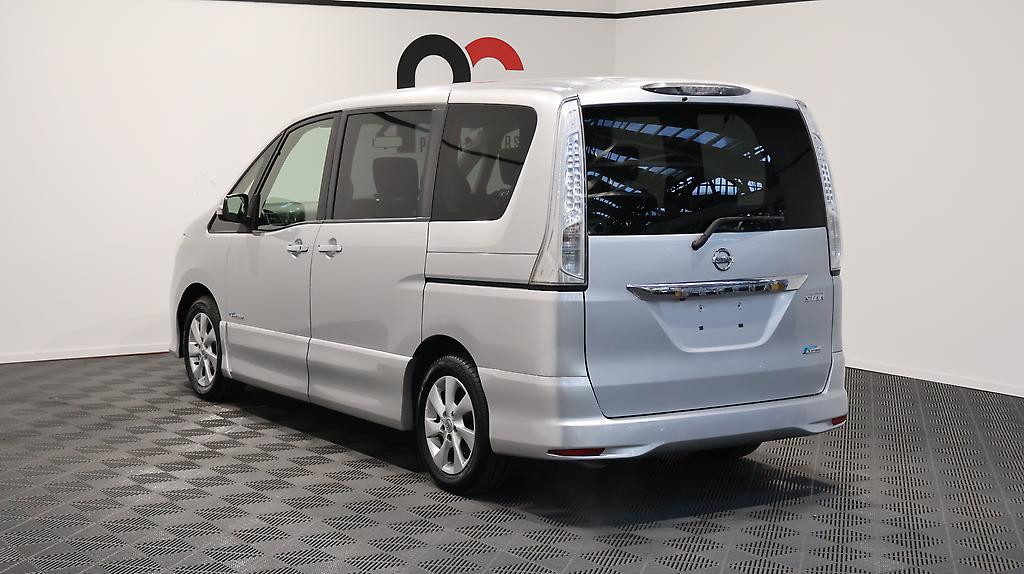 2013 Nissan Serena image 330490