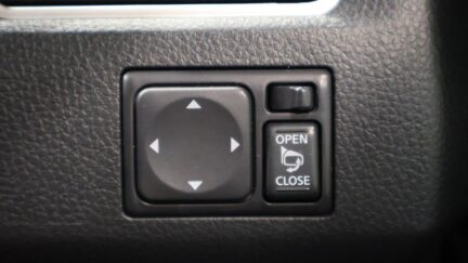 2013 Nissan Serena image 330506