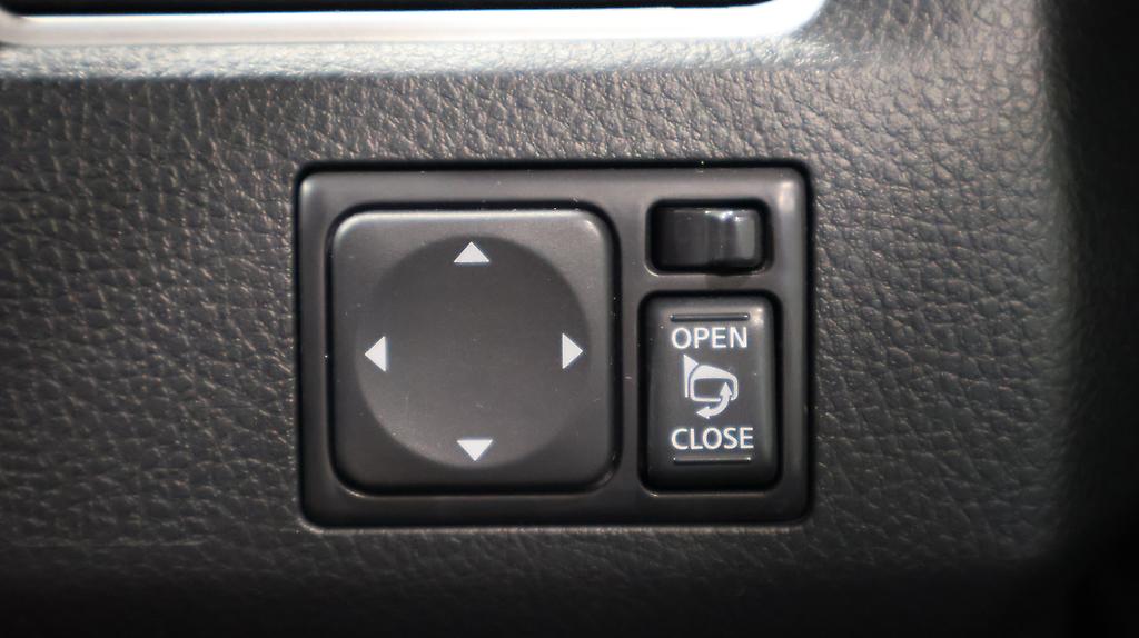 2013 Nissan Serena image 330506