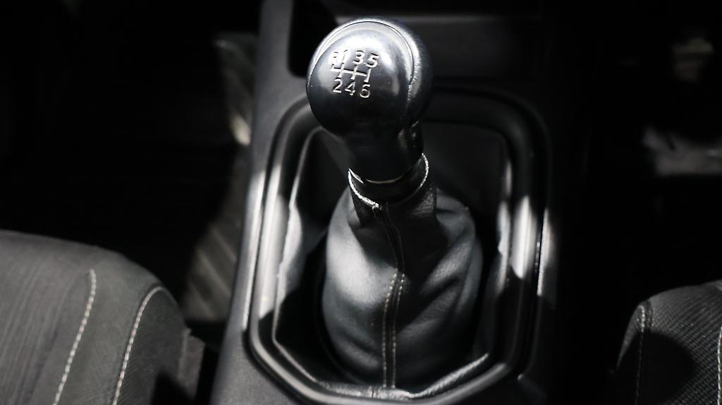 2019 Toyota Hilux SR TD DC 2.8D/6MT image 330546