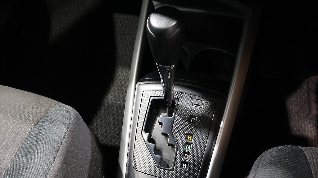 2015 Toyota Corolla FIELDER image 330118