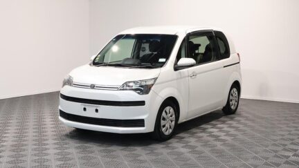 2015 Toyota Spade G Model image 328243