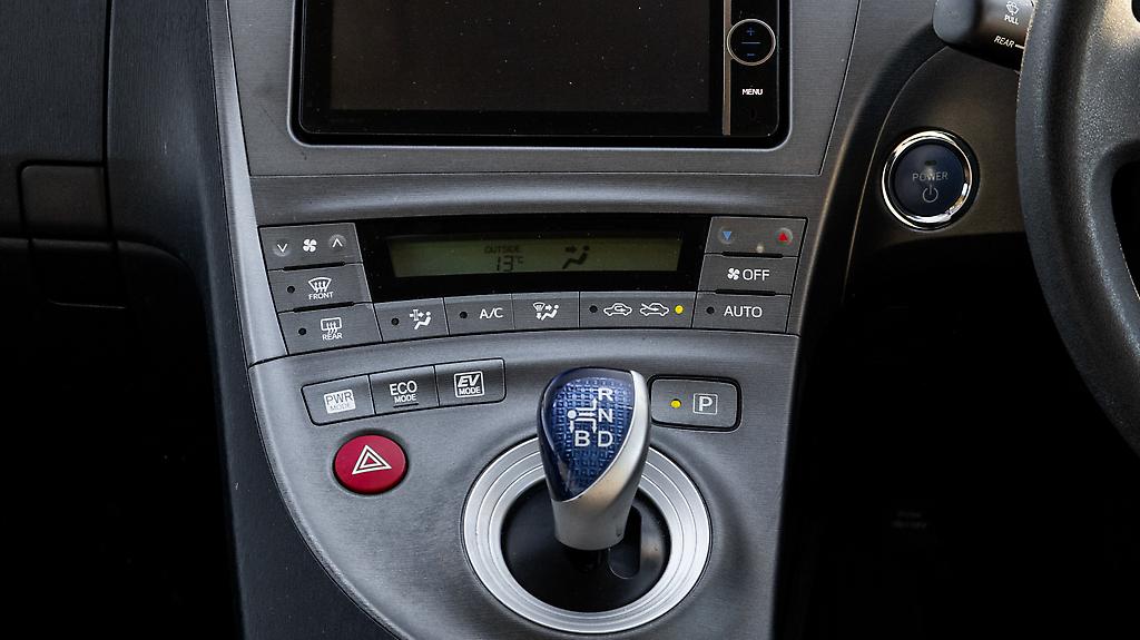 2012 Toyota Prius S MODEL slick design image 333510