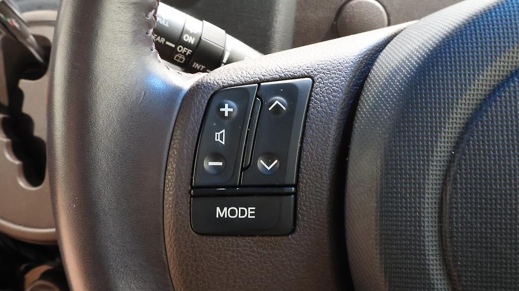 2014 Toyota Spade G Model – Alloy Wheels image 329177