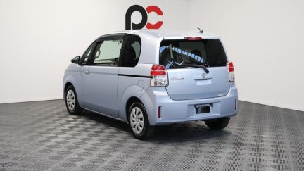 2013 Toyota Spade X – Power Sliding Door easy access image 328112