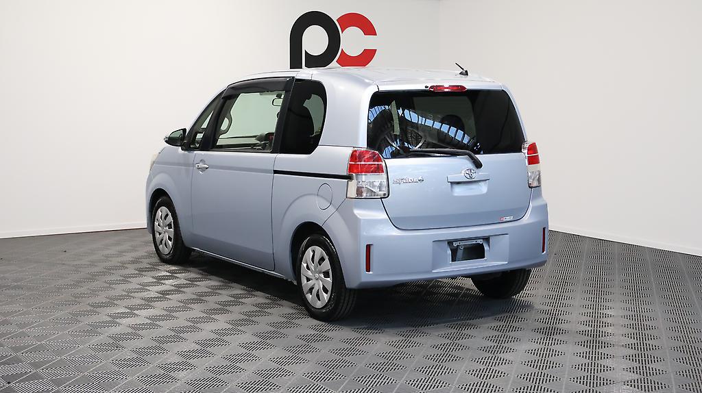 2013 Toyota Spade X – Power Sliding Door easy access image 328112